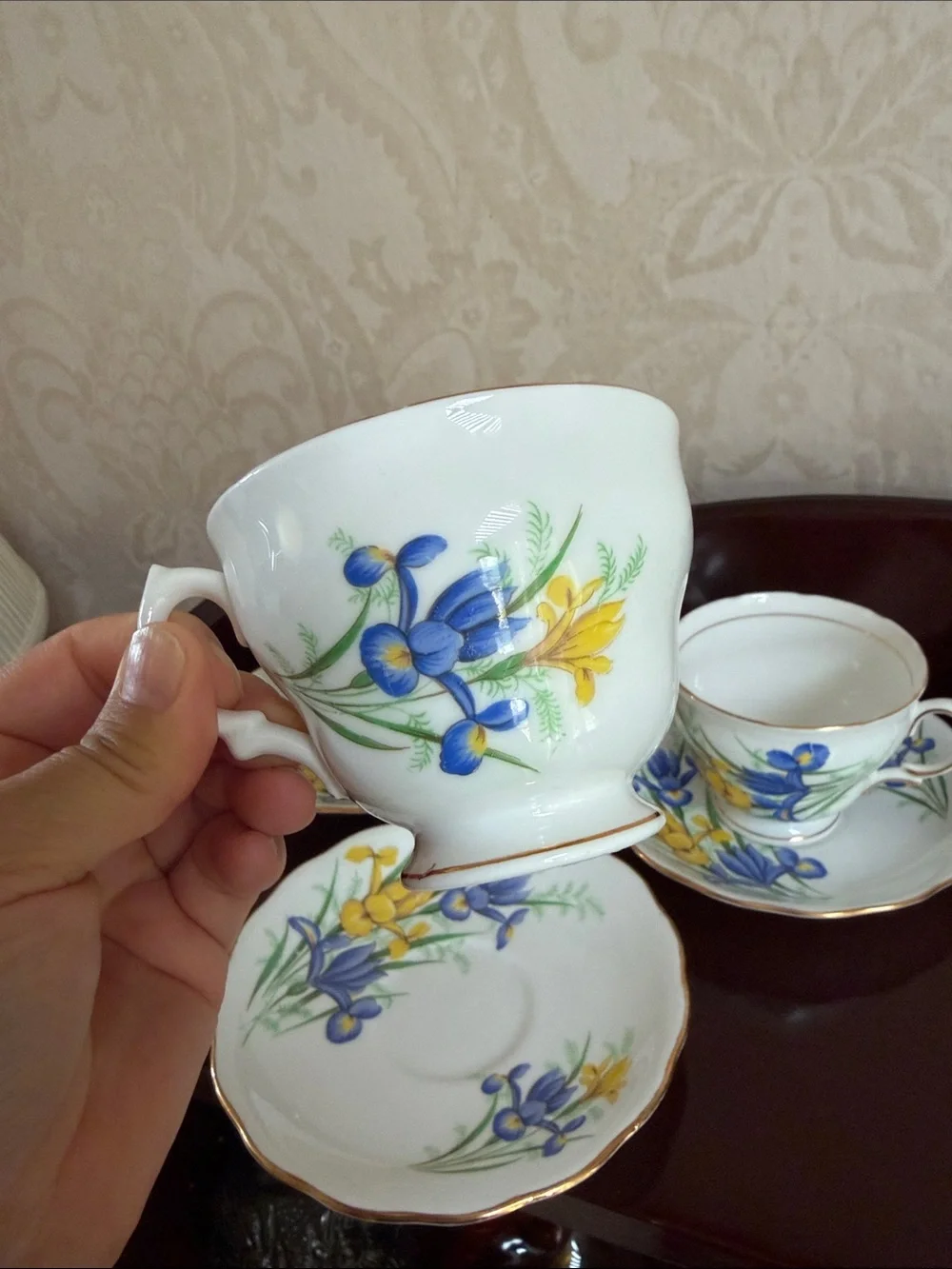 Set of 3  vintage Royal Vale bone china teacups and saucers
